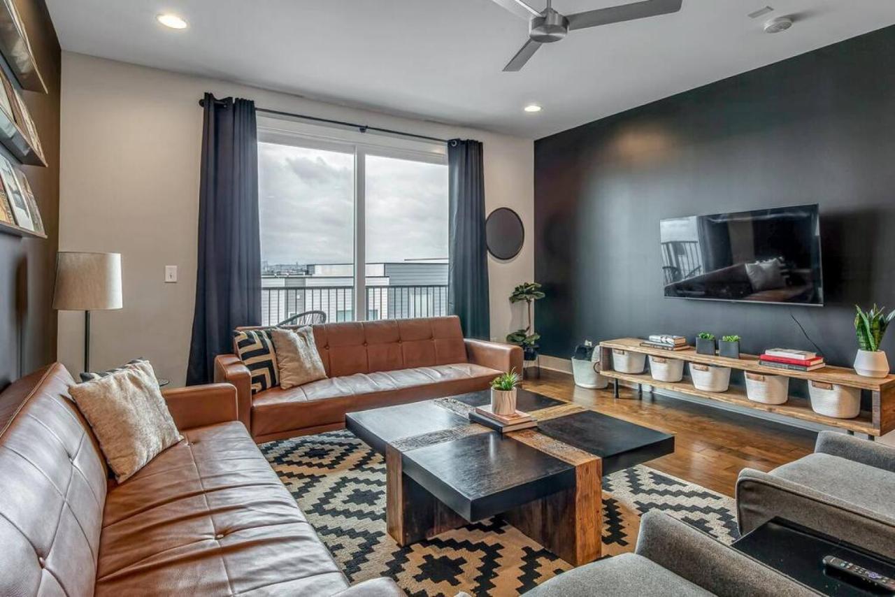 Big New And Modern With Skyline View Mural And Ping Pong Nashville Luaran gambar