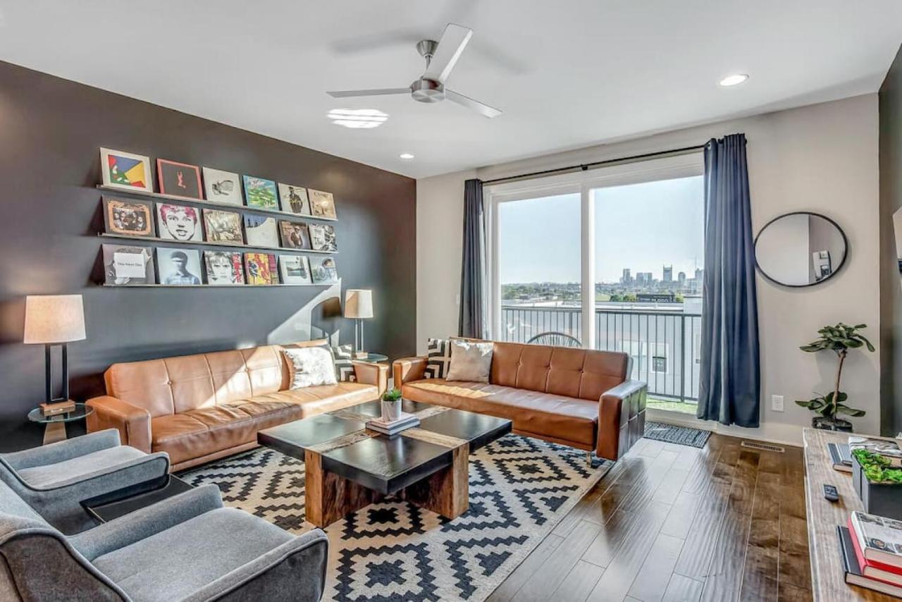 Big New And Modern With Skyline View Mural And Ping Pong Nashville Luaran gambar