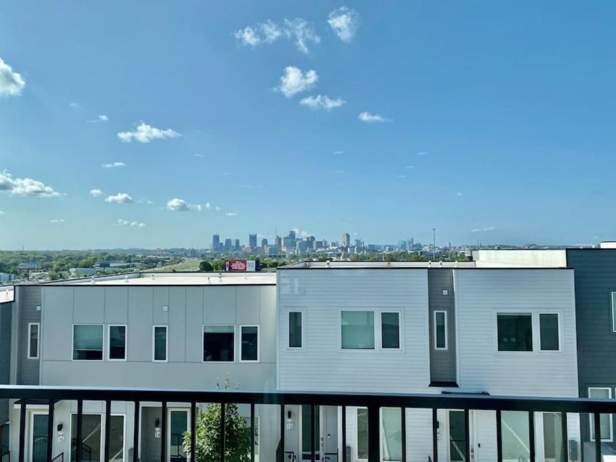 Big New And Modern With Skyline View Mural And Ping Pong Nashville Luaran gambar