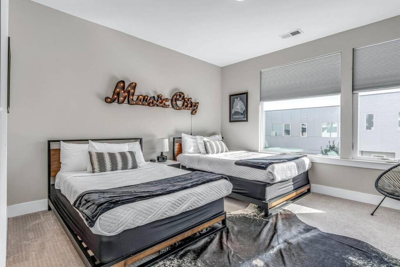 Big New And Modern With Skyline View Mural And Ping Pong Nashville Luaran gambar