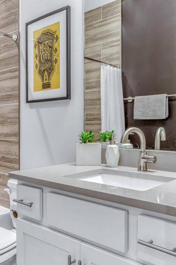 Big New And Modern With Skyline View Mural And Ping Pong Nashville Luaran gambar