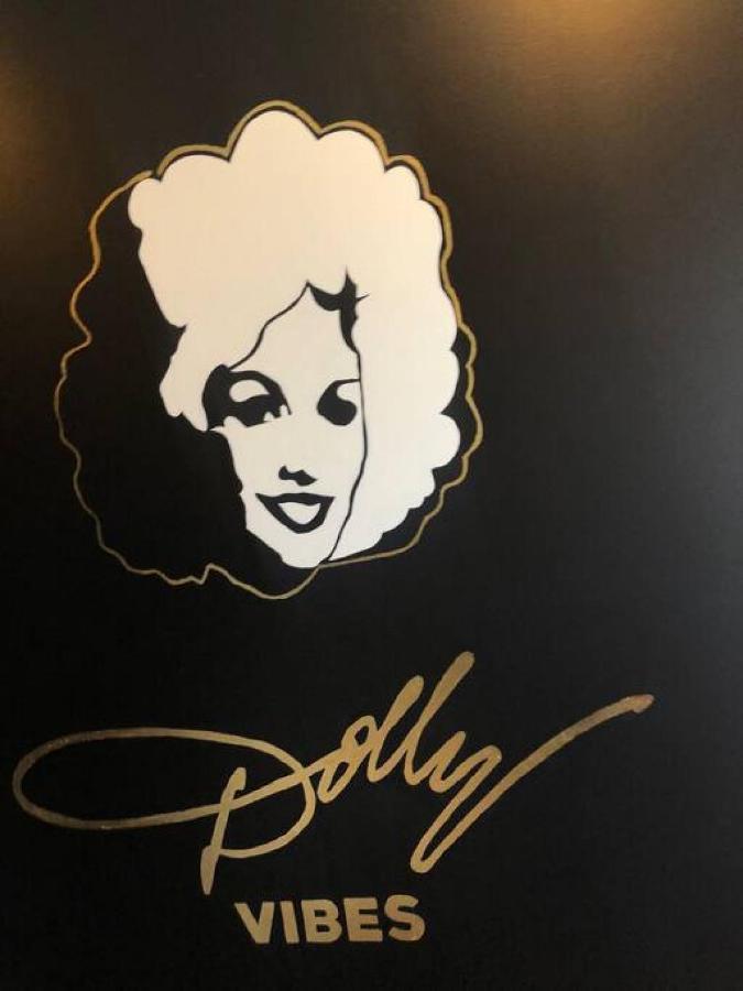 Big New And Modern With Skyline View Mural And Ping Pong Nashville Luaran gambar