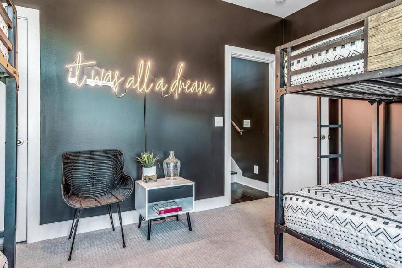 Big New And Modern With Skyline View Mural And Ping Pong Nashville Luaran gambar