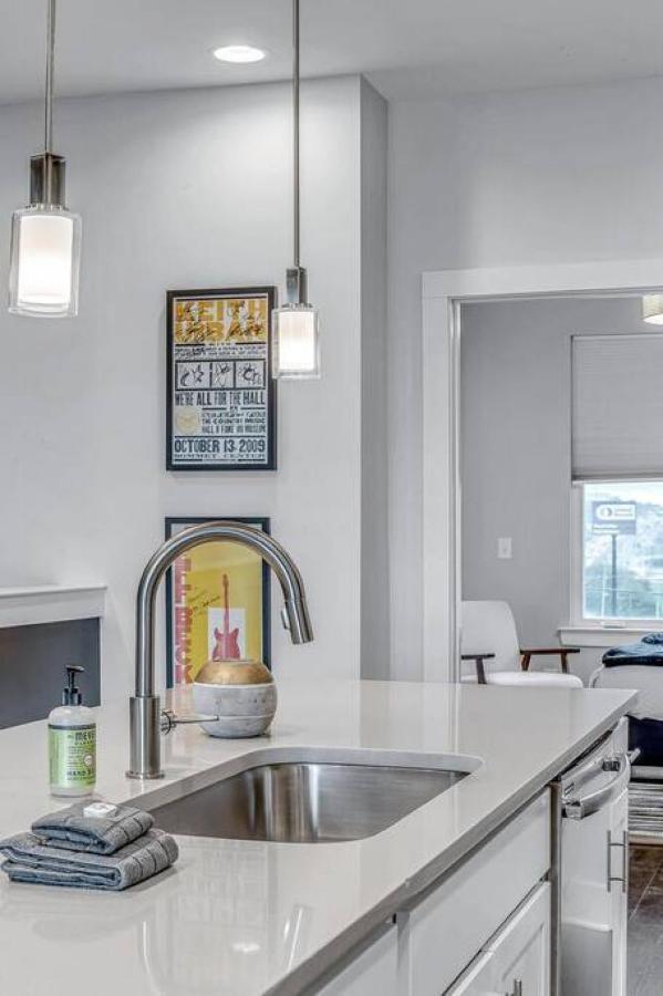 Big New And Modern With Skyline View Mural And Ping Pong Nashville Luaran gambar