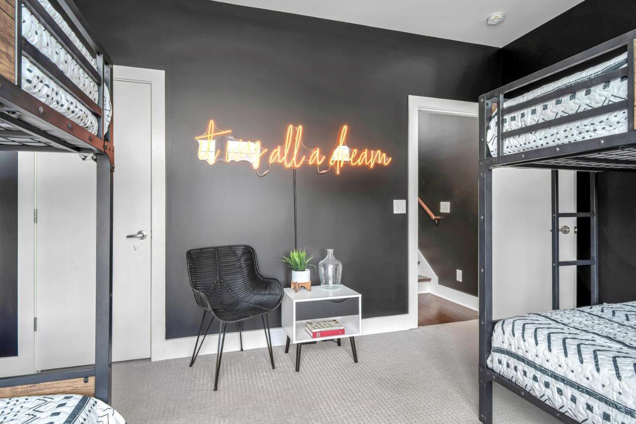 Big New And Modern With Skyline View Mural And Ping Pong Nashville Luaran gambar